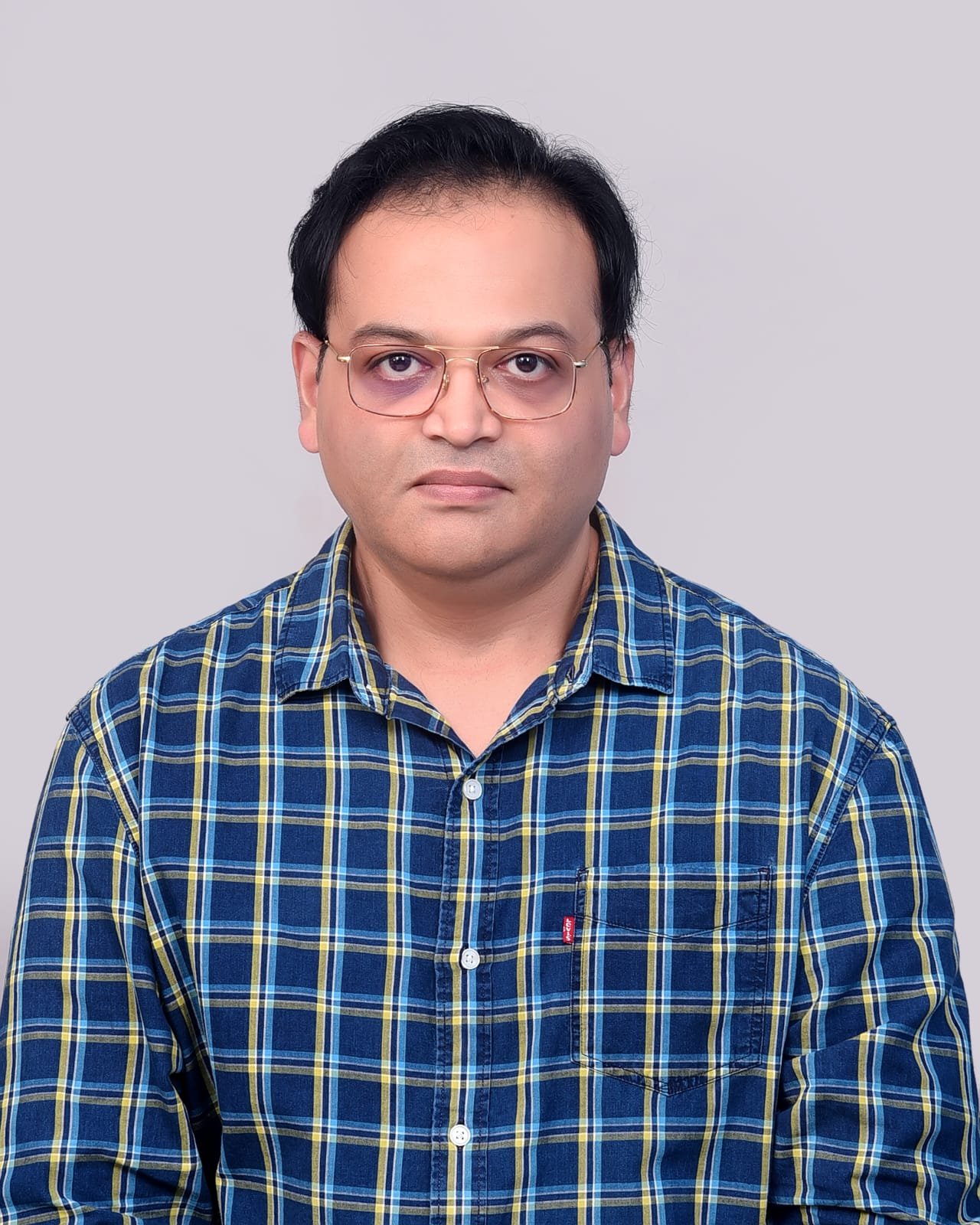 Doctor consultation at Pandey Diagnostics Center
